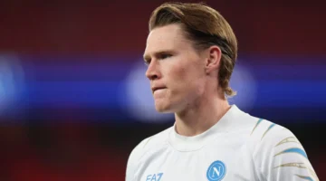 نجم اسكتلندي يحلم بالعودة إلى الدوري الإنجليزي عبر صفقة مانشستر يونايتد